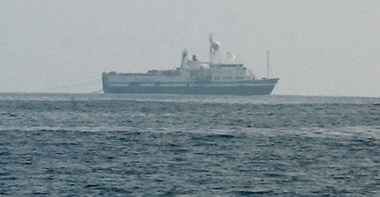 La nave air gun al largo di Pantelleria